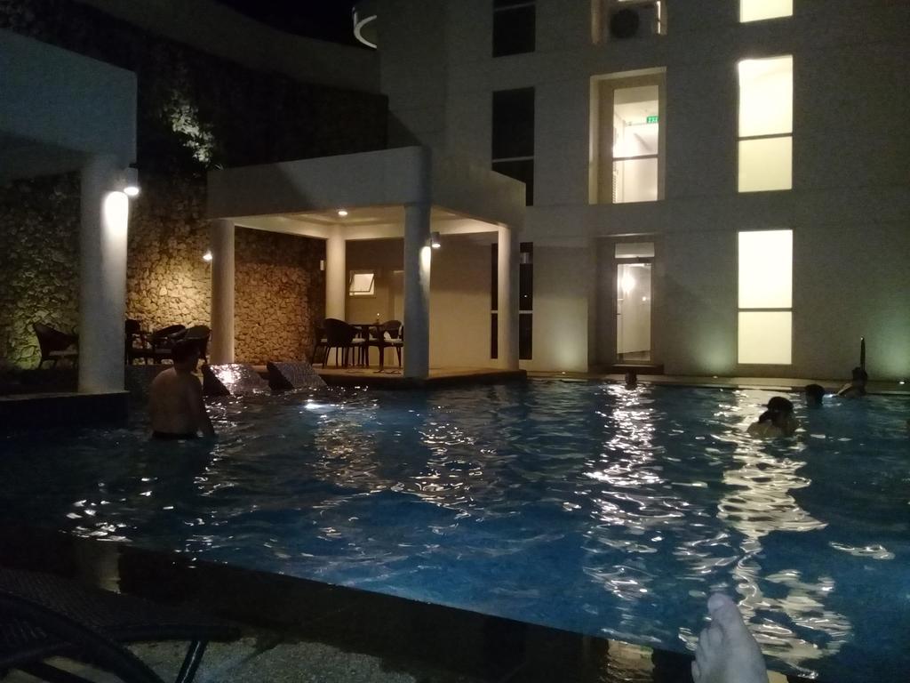 Exclusive Beach And Pools Oceanway Residences Yapak Buitenkant foto